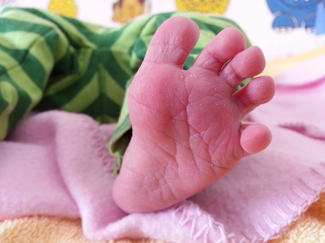 ¿Es normal tener los dedos de los pies separados?