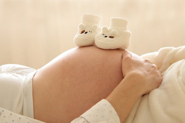 ¿Por qué tengo los pies fríos durante el embarazo?