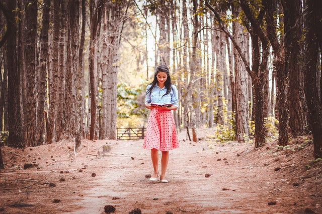¿Qué significa que una persona camina lento?