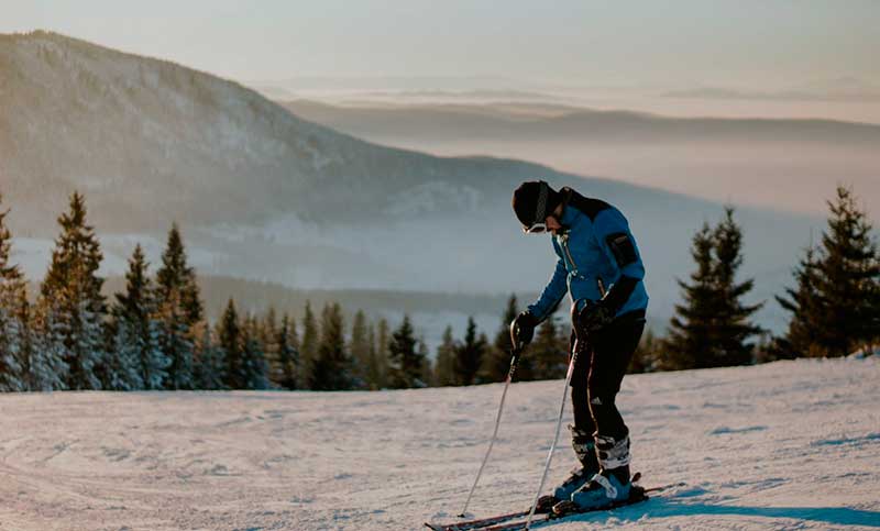 Evita lesiones esquiando y haciendo snowboard